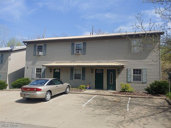 property at 8 Sunrise Dr
