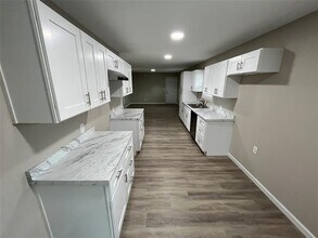 3225 S Tyler St in Dallas, TX - Building Photo - Building Photo