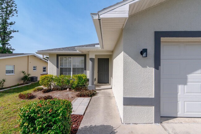 4934 Viceroy Ct in Cape Coral, FL - Building Photo - Building Photo