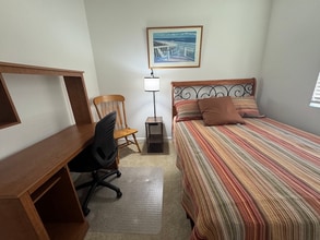 283 Hadley Wy in Oceanside, CA - Foto de edificio - Building Photo