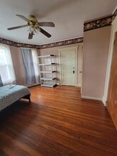 32 Rowe Ave, Unit Private Room 2 in Hartford, CT - Foto de edificio - Building Photo