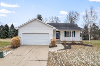 2017 Grn Acrs Dr in Adrian, MI - Building Photo - Building Photo
