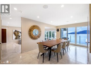 5144 Pitcairn Pl in West Vancouver, BC - Building Photo - Building Photo