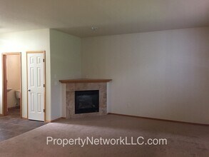 2976 SE Condor Ave in Gresham, OR - Building Photo - Building Photo