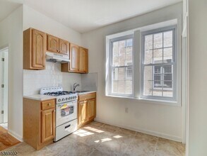 138 Elmora Ave in Elizabeth, NJ - Building Photo - Building Photo