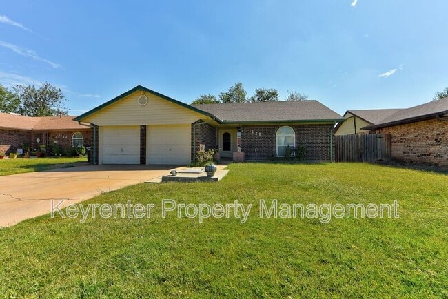1120 Kings Ct in Moore, OK - Building Photo - Building Photo