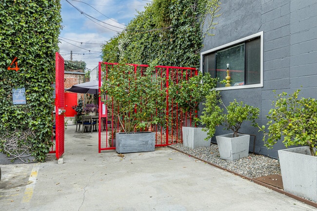 Studios at Walnut