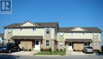 7591 Scholfield Rd in Niagara Falls, ON - Building Photo