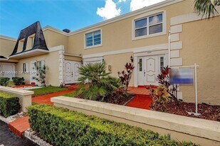 2304 NE 7th St in Hallandale Beach, FL - Building Photo