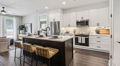 The Park at Katy Trail in Dallas, TX - Foto de edificio - Building Photo