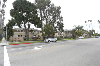 Palm Terrace in Oxnard, CA - Building Photo - Building Photo