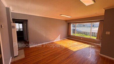 37 E J St in Chula Vista, CA - Building Photo - Building Photo