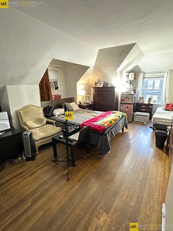 18 Quint Ave in Boston, MA - Foto de edificio - Building Photo