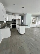 1040 Ruberta Ave in Glendale, CA - Foto de edificio - Building Photo