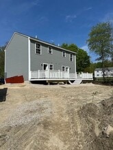 57 School St, Unit B in Hillsborough, NH - Building Photo - Building Photo