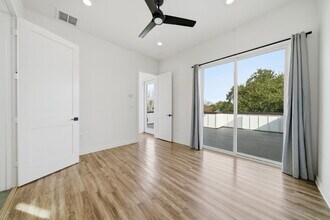 2804 S 1st St in Austin, TX - Building Photo - Building Photo