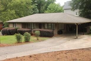 503 Woodland Hills Dr in Athens, GA - Building Photo