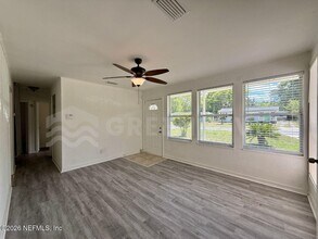 4623 Suffolk Ave in Jacksonville, FL - Building Photo - Building Photo
