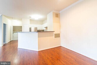 11355 Aristotle Dr in Fairfax, VA - Building Photo - Building Photo