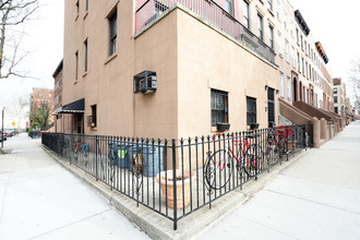 608 Henry St in Brooklyn, NY - Building Photo - Building Photo