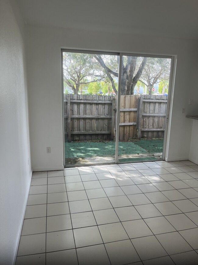 2508 SE 14th Ave in Homestead, FL - Building Photo - Building Photo