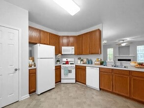 4417 Log Cabin Dr in Raleigh, NC - Building Photo - Building Photo