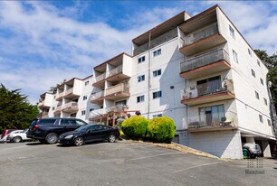 Seaside Heights Mainstreet Apartments in Victoria, BC - Building Photo