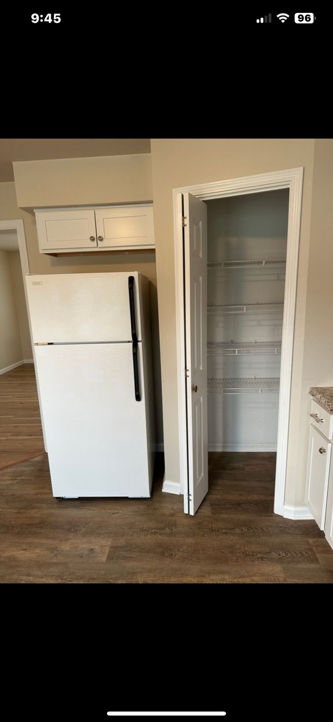 112 W Monroe St, Unit 112 and 114 in Latrobe, PA - Building Photo - Building Photo