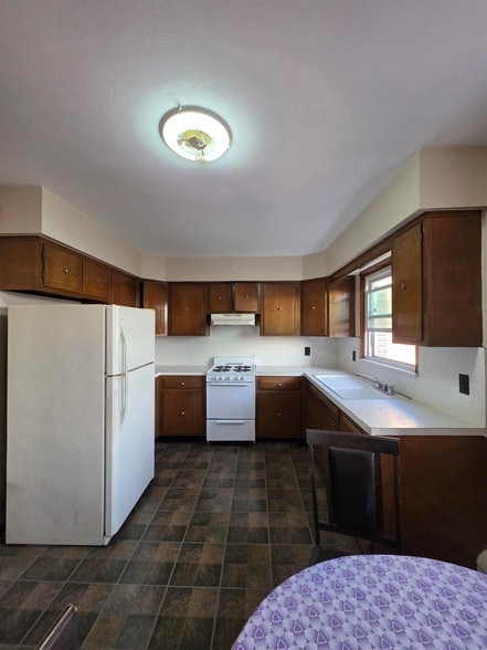 229 Griffith St in Jersey City, NJ - Foto de edificio - Building Photo