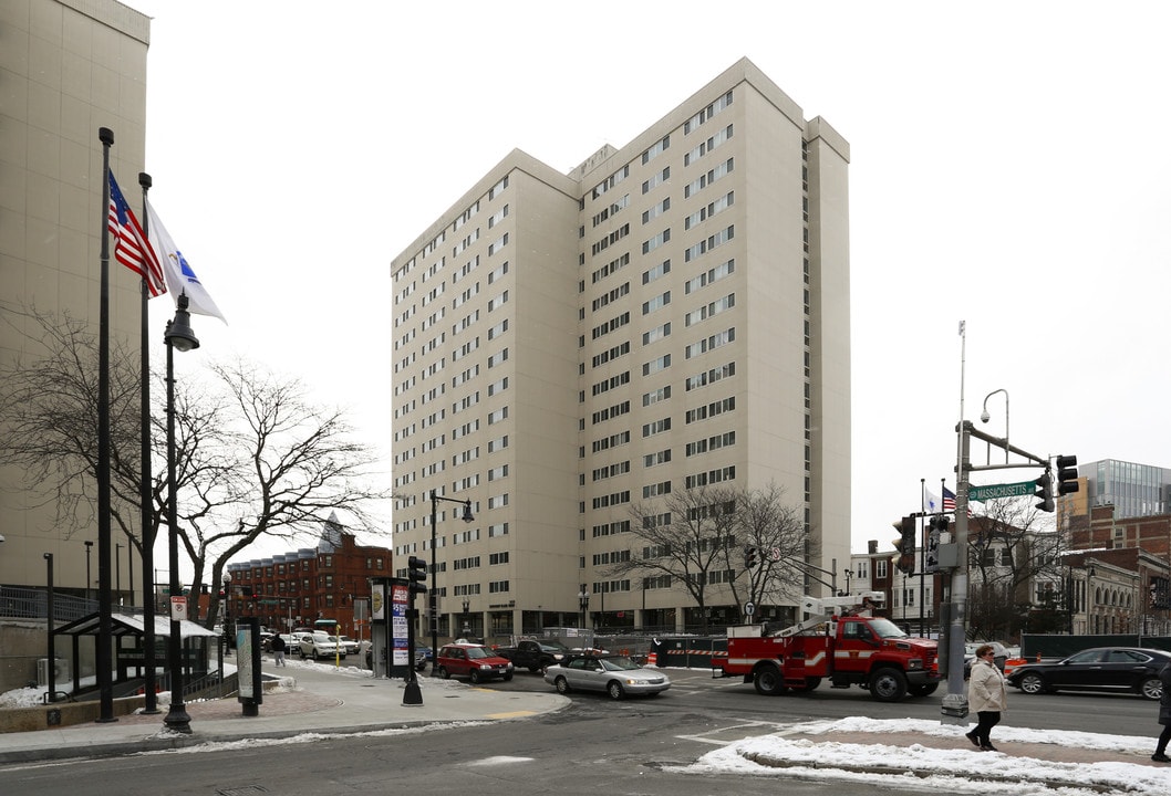 Symphony Plaza West in Boston, MA - Foto de edificio