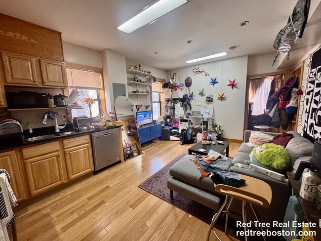 11 Tabor Pl, Unit 1 in Brookline, MA - Foto de edificio - Building Photo