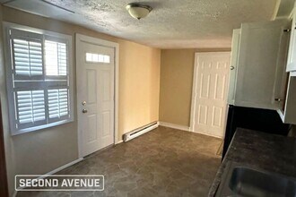 1643 Columbia Ave in Indianapolis, IN - Foto de edificio - Building Photo