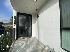 8367 Dunbarton Ave in Los Angeles, CA - Building Photo - Building Photo