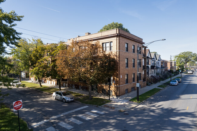 3055 E 79th Pl in Chicago, IL - Foto de edificio - Building Photo