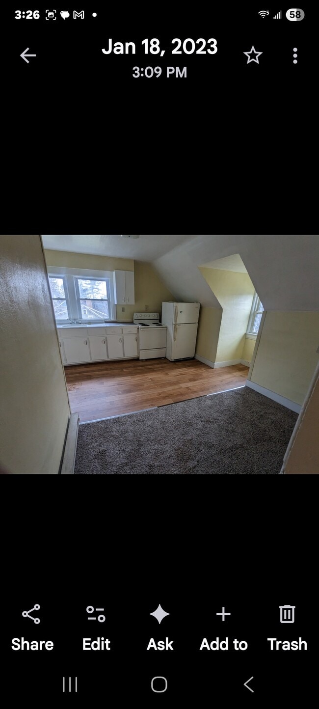 118 Randall Ave, Unit 5 in Norwich, NY - Foto de edificio - Building Photo