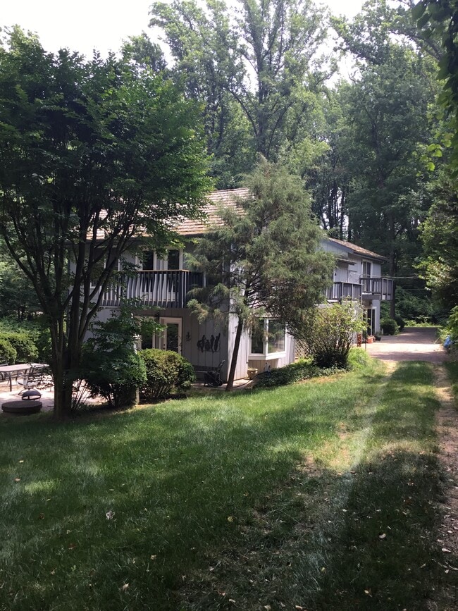 1138 Swinks Mill Rd, Unit 1sr Floor