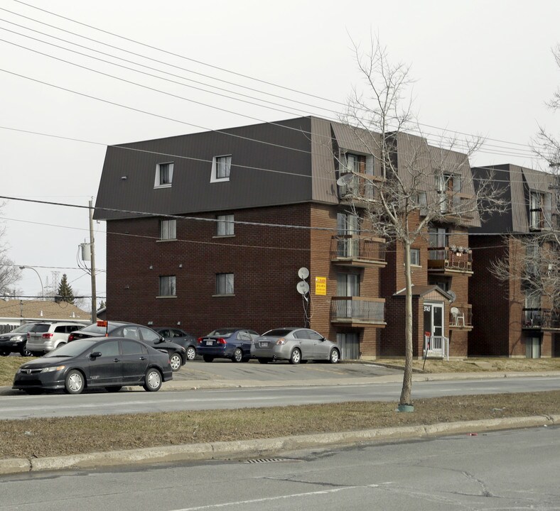 3745 Dagenais O in Laval, QC - Building Photo