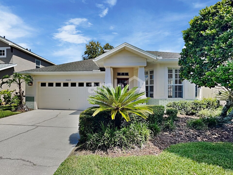 19409 Melody Fair Pl in Lutz, FL - Building Photo