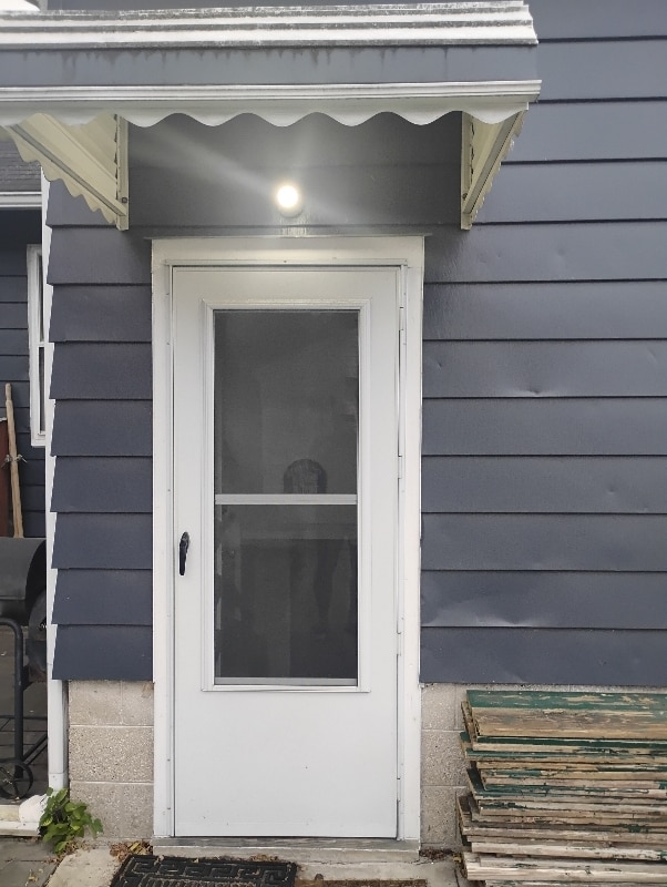 property at 807 E 14 Mile Rd