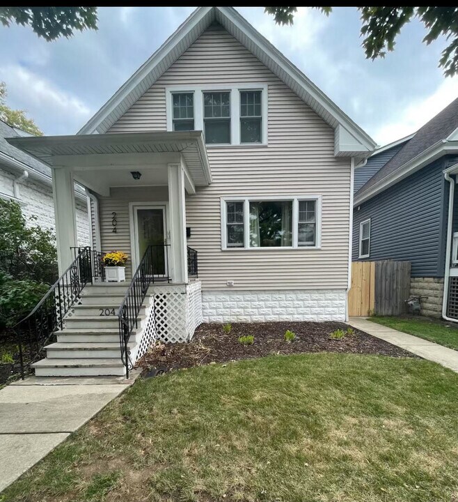 204 Lathrop Ave in Forest Park, IL - Building Photo