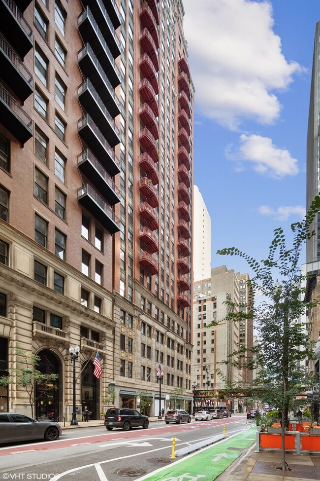 property at 208 W Washington St