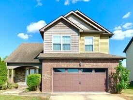 992 Dwight Eisenhower Way in Clarksville, TN - Building Photo