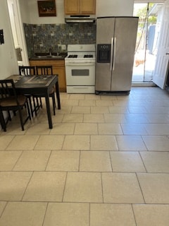 2102 W Huntington Ave in Anaheim, CA - Building Photo - Building Photo