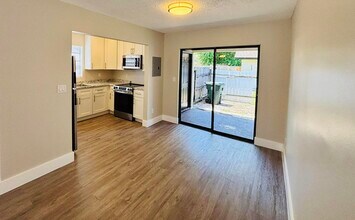 3082 Swain Blvd in Greenacres, FL - Building Photo - Building Photo