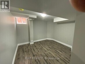 90 Peace Valley Crescent in Brampton, ON - Building Photo - Building Photo