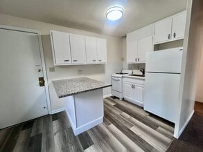 1924 Portman Ave in Cincinnati, OH - Building Photo - Building Photo