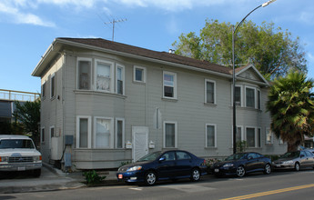 96-98 E Saint John St in San Jose, CA - Foto de edificio - Building Photo