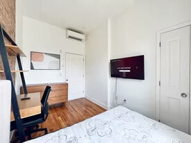 Furnished room/NOT APARTMENT in Brooklyn, NY - Building Photo