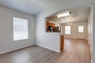 218 Katy B Ln in Bastrop, TX - Building Photo - Building Photo