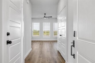 4030 Clovis St in Midlothian, TX - Foto de edificio - Building Photo